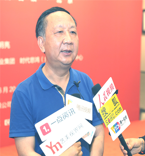 《百年辉煌》马刚的家国情怀肖像绘画在人民日报社展出